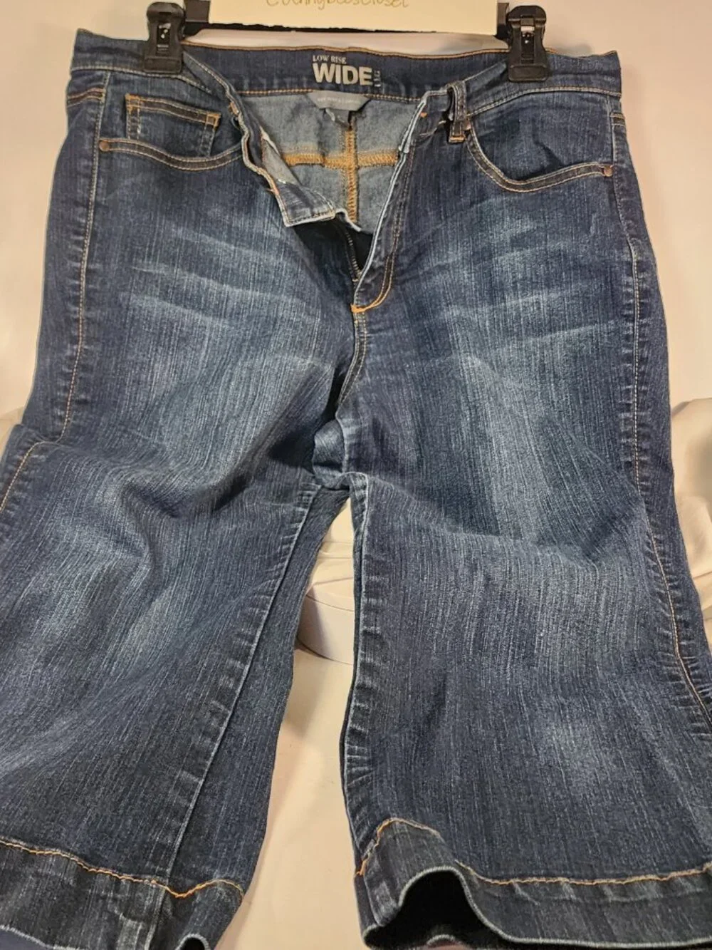New York & Co size 14 low rise / wide leg capri length jeans